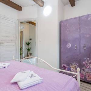 OTOK KRK, šire područje grada Krka - Adaptirana kamena kuća s krovnom terasom