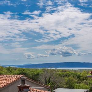 OTOK KRK, šire područje grada Krka - Adaptirana kamena kuća s krovnom terasom