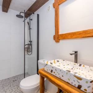 OTOK KRK, šire područje grada Krka - Adaptirana kamena kuća s krovnom terasom