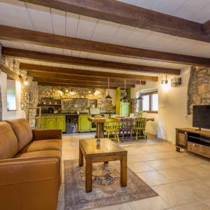 OTOK KRK, šire područje grada Krka - Adaptirana kamena kuća s krovnom terasom