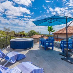 OTOK KRK, šire područje grada Krka - Adaptirana kamena kuća s krovnom terasom