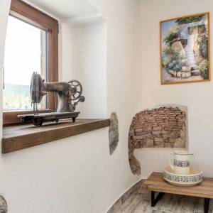 OTOK KRK, šire područje grada Krka - Adaptirana kamena kuća s krovnom terasom