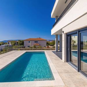 OTOK KRK, šire područje grada Krka - Luksuzna vila s pogledom na more