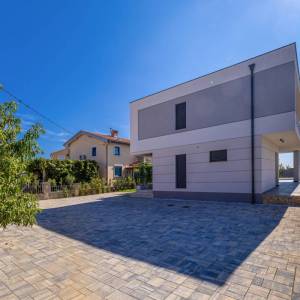 OTOK KRK, šire područje grada Krka - Luksuzna vila s pogledom na more