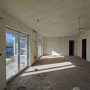 OTOK KRK, šire područje grada Krka - Kuća s bazenom u roh-bau fazi