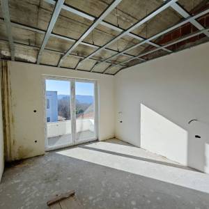 OTOK KRK, šire područje grada Krka - Kuća s bazenom u roh-bau fazi