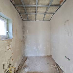 OTOK KRK, šire područje grada Krka - Kuća s bazenom u roh-bau fazi