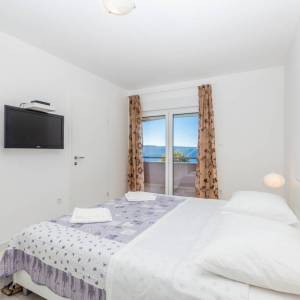 OTOK KRK, ŠOTOVENTO - Kuća s bazenom i pogledom na more