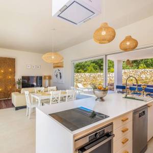 OTOK KRK, Šotovento - Luksuzna moderna vila s bazenom i pogledom na more 