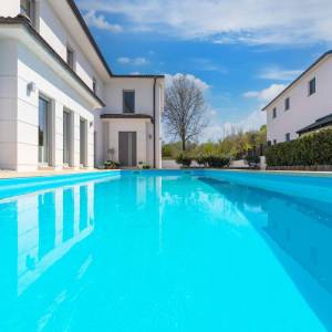 OTOK KRK, unutrašnjost otoka - Luksuzna kuća s bazenom