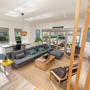 OTOK KRK, unutrašnjost otoka - Luksuzna kuća s bazenom