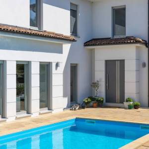 OTOK KRK, unutrašnjost otoka - Luksuzna kuća s bazenom