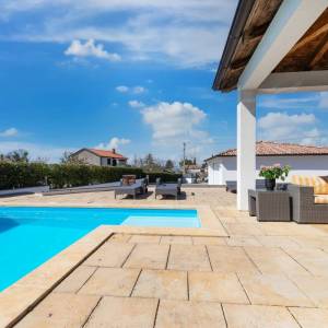 OTOK KRK, unutrašnjost otoka - Luksuzna kuća s bazenom