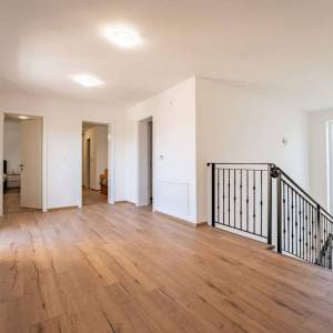 Otok Krk, unutrašnjost otoka - Luksuzna samostojeća vila s bazenom