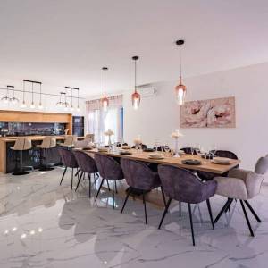 Otok Krk, unutrašnjost otoka - Luksuzna samostojeća vila s bazenom