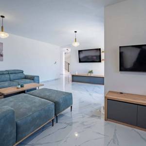 Otok Krk, unutrašnjost otoka - Luksuzna samostojeća vila s bazenom