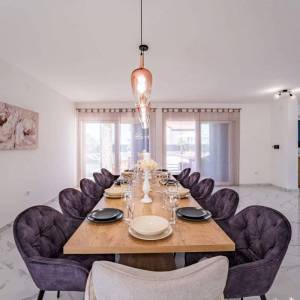 Otok Krk, unutrašnjost otoka - Luksuzna samostojeća vila s bazenom