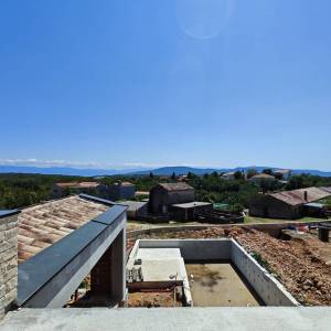 OTOK KRK – Unutrašnjost otoka, luksuzna pametna vila s bazenom i saunom