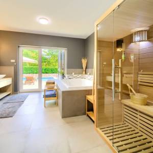 OTOK KRK, unutrašnjost otoka - Rustikalna vila s bazenom