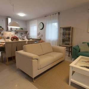 OTOK KRK, unutrašnjost otoka - Rustikalna vila s bazenom