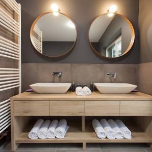 OTOK KRK, unutrašnjost otoka - Rustikalna vila s bazenom