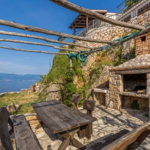 OTOK KRK, VRBNIK - Atraktivni kompleks kuća prvi red do mora