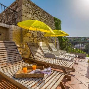 OTOK KRK, VRBNIK - Atraktivni kompleks kuća prvi red do mora