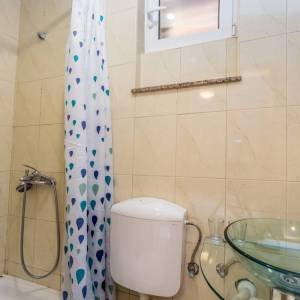 OTOK KRK, VRBNIK - Atraktivni kompleks kuća prvi red do mora