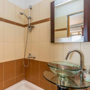 OTOK KRK, VRBNIK - Atraktivni kompleks kuća prvi red do mora