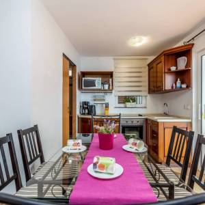 OTOK KRK, VRBNIK - Atraktivni kompleks kuća prvi red do mora