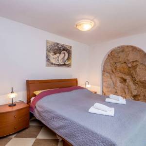 OTOK KRK, VRBNIK - Atraktivni kompleks kuća prvi red do mora