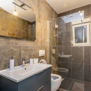 OTOK KRK, VRBNIK - Luksuzna vila s bazenom i pogledom na more