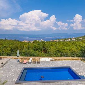 OTOK KRK, VRBNIK - Luksuzna vila s bazenom i pogledom na more