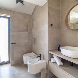 OTOK KRK, VRBNIK - Luksuzna kuća s bazenom u blizini mora