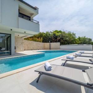 OTOK KRK, VRBNIK - Luksuzna kuća s bazenom u blizini mora