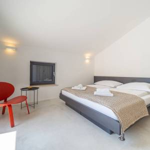 OTOK KRK, VRBNIK - Luksuzna kuća s bazenom u blizini mora