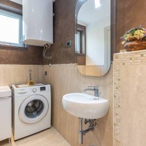 OTOK KRK, VRBNIK - Trosobni stan s pogledom na more