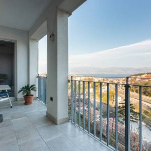 OTOK KRK, VRBNIK - Trosobni stan s pogledom na more