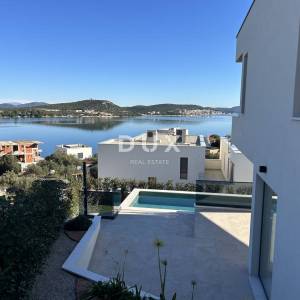 OTOK MURTER, BETINA - Moderna villa sa bazenom i pogledom na more