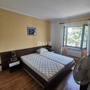 Otok Pag, Novalja-Samostojeća kuća sa građevinskim zemljištem