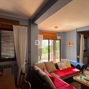 Otok Pag, Novalja-Samostojeća kuća sa građevinskim zemljištem