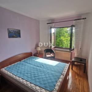 Otok Pag, Novalja-Samostojeća kuća sa građevinskim zemljištem