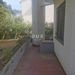 Otok Pag, Novalja-Samostojeća kuća sa građevinskim zemljištem