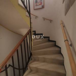 Otok Pag, Novalja-Samostojeća kuća sa građevinskim zemljištem