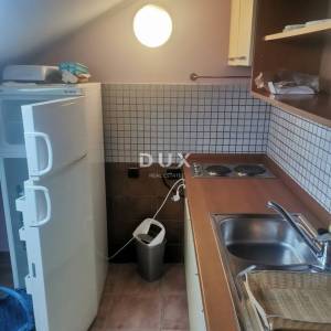 Otok Pag, Novalja-Samostojeća kuća sa građevinskim zemljištem