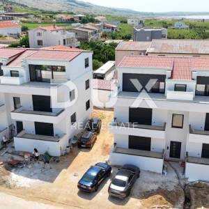 OTOK PAG, PAG - Stan u izgradnji u blizini mora S4