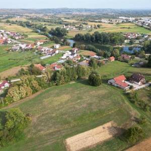 OZALJ - Zemljište u blizini centra