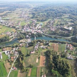 OZALJ - Zemljište u blizini centra