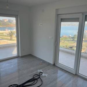 Pag – Povljana – dvosobnii apartman, 1. red do mora 