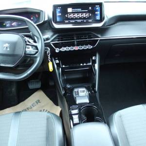 Peugeot 208 1.2 Puretech AUTOMATIK Allure *LED, NAVIGACIJA, KAMERA*